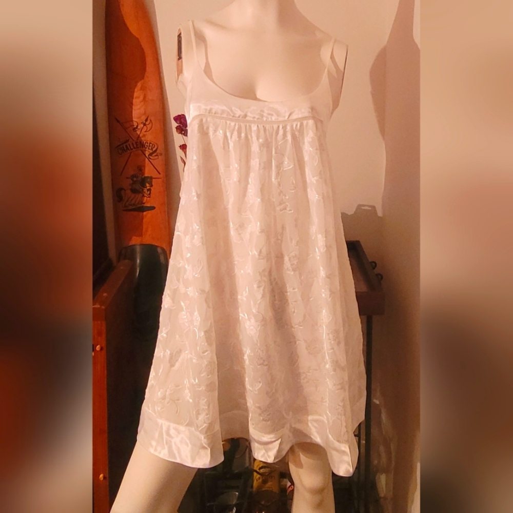 Oscar De LA Renta Pink Label White Lace Babydoll with tie & adjustable straps